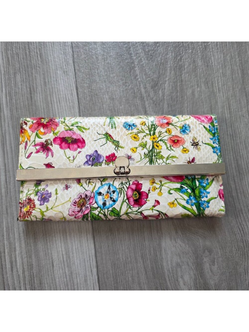Mirror Mirror Floral Print Wallet With Gold-Tone Clasp & Multiple Compartments